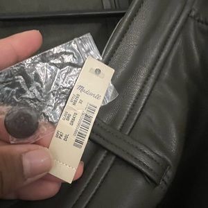 Worn very lightly! Selling because fits me big.